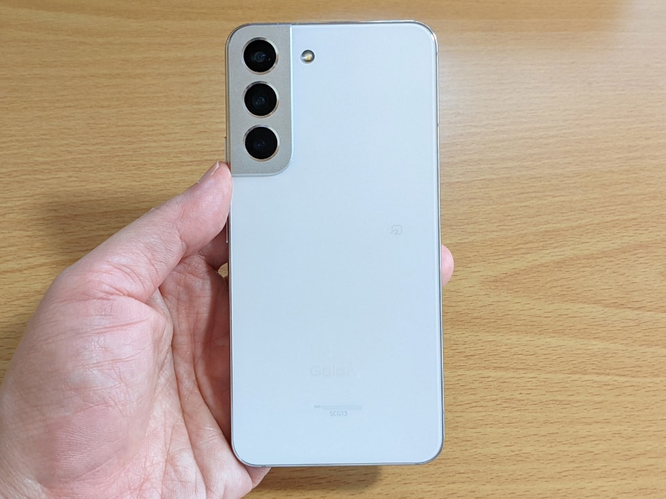 au版Galaxy S22を買った理由。ミリ波！ 光学3倍！ 重さ168g