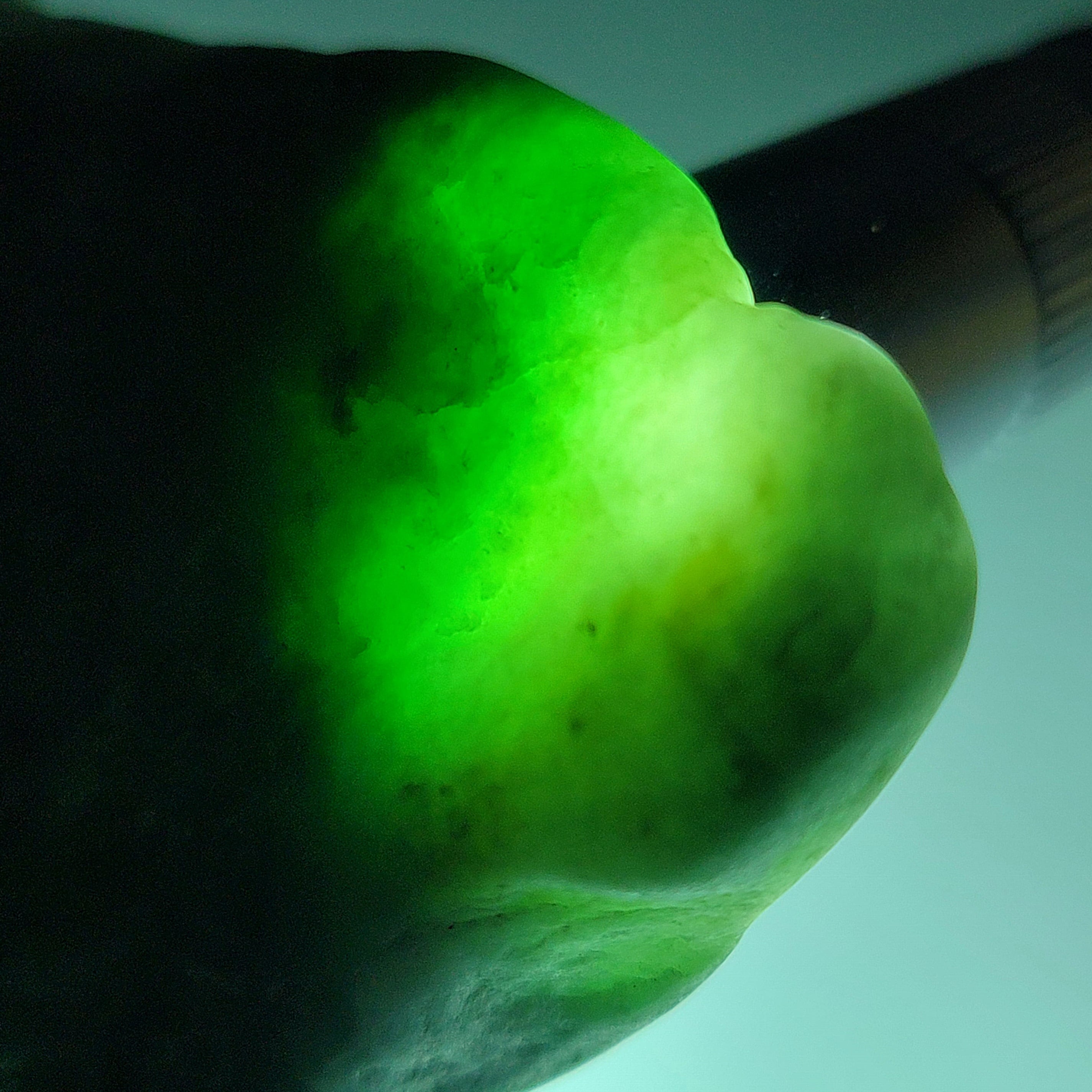 糸魚川翡翠:原石:青海金山 BG0135 | 糸魚川翡翠工芸家 赤羽可行BASE