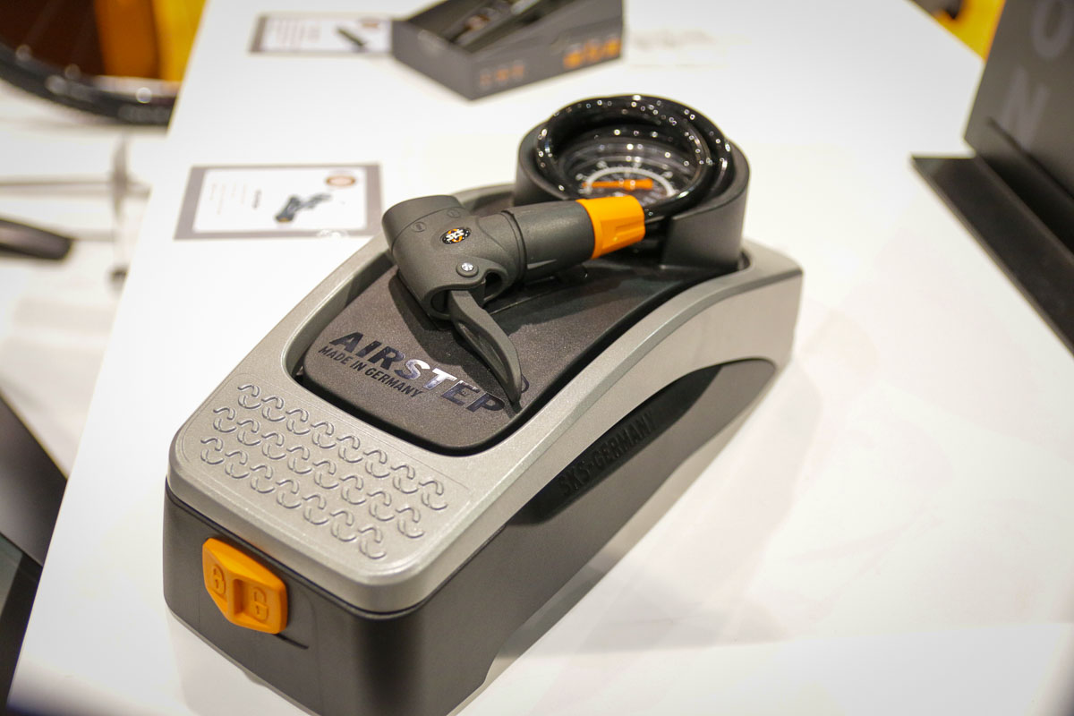 SKS Steps on it with Airstep foot pump, phone mount/charger