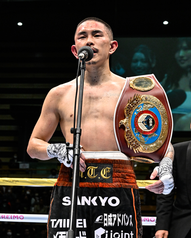 FROM JAPAN公式アカウント01】井岡一翔選手サイン入りグローブ FROM