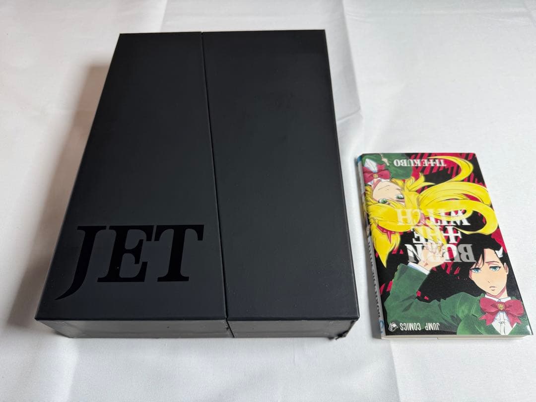 BLEACH JET 久保帯人 画集 完全受注生産 豪華版（特典冊子付き） Amazon.com: BLEACHイラスト集 JET (愛蔵版コミックス): 9784087925258
