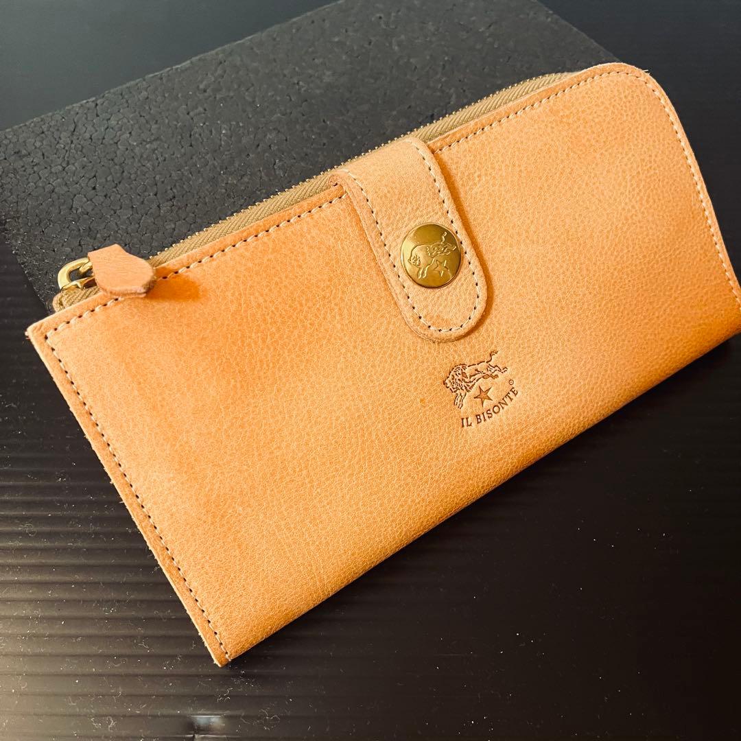 ILBiSONTEコンチョストラップ 二つ折り財布 ヌメナチュラルレザー本革 本革コンチョ折財布（受注制作）手縫いヌメ革ナチュラル 牛皮牛革 天然