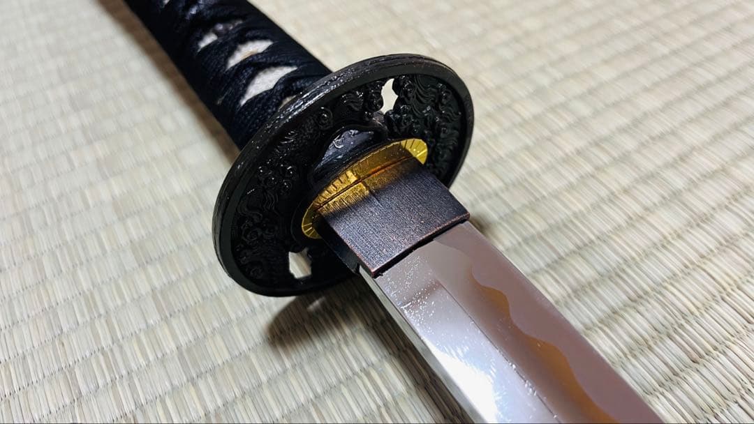 模造刀 雲龍拵え 互の目刃文 石目鞘 透かし鍔 大刀 黒刀 250504-1